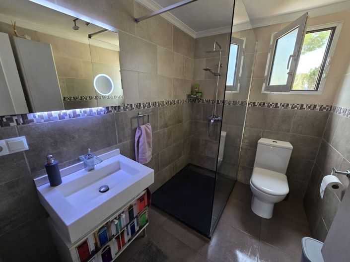 Image No.19-5 Bed Villa for sale