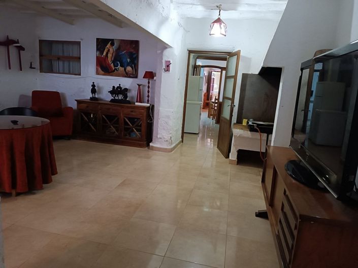 Image No.10-6 Bed Country House for sale