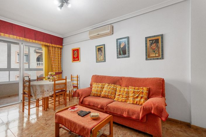 Image No.2-Appartement de 2 chambres à vendre à Torrevieja