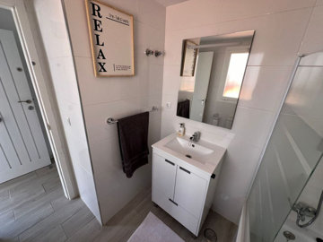 13-5fd73dea700db77384c091ca9818b1a9