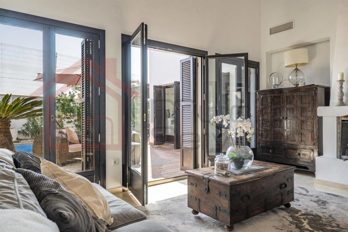 Image No.10-3 Bed Villa for sale