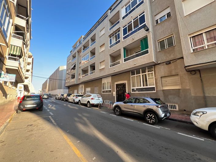 Image No.25-2 Bed Apartment for sale