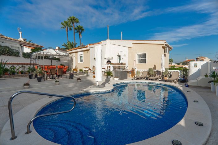 Image No.1-2 Bed Villa for sale