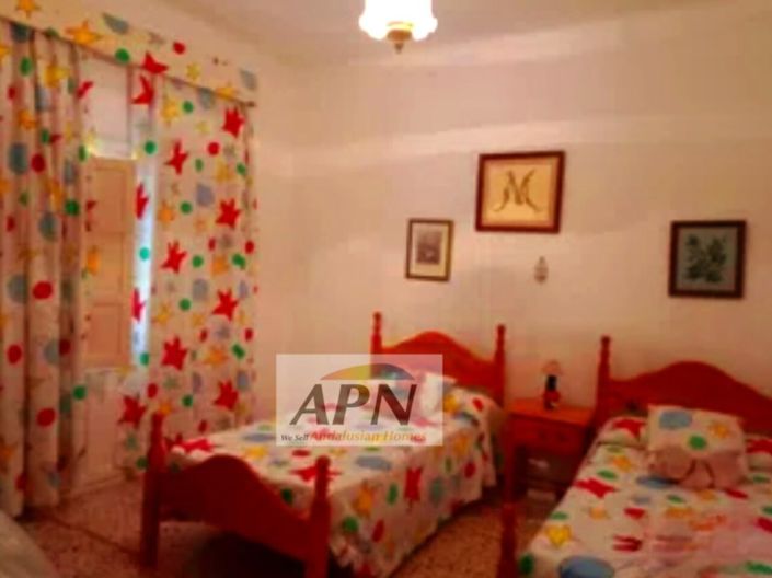 Image No.11-7 Bed Country House for sale