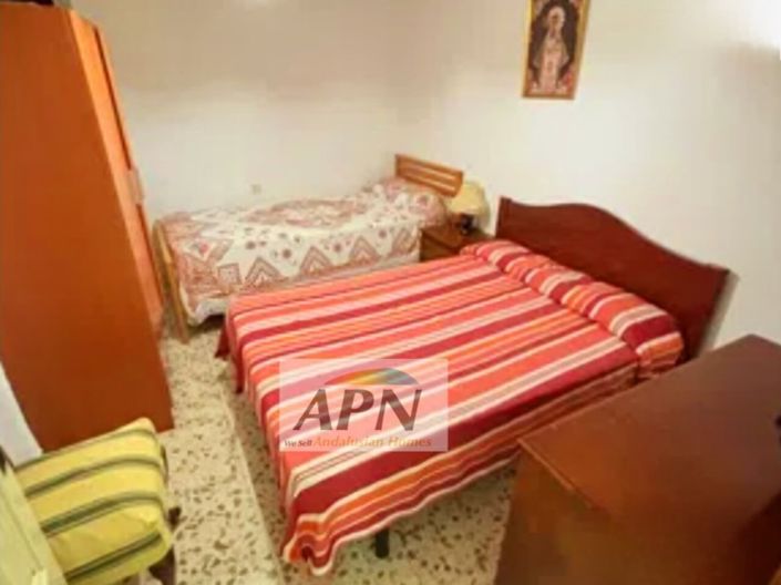 Image No.17-7 Bed Country House for sale