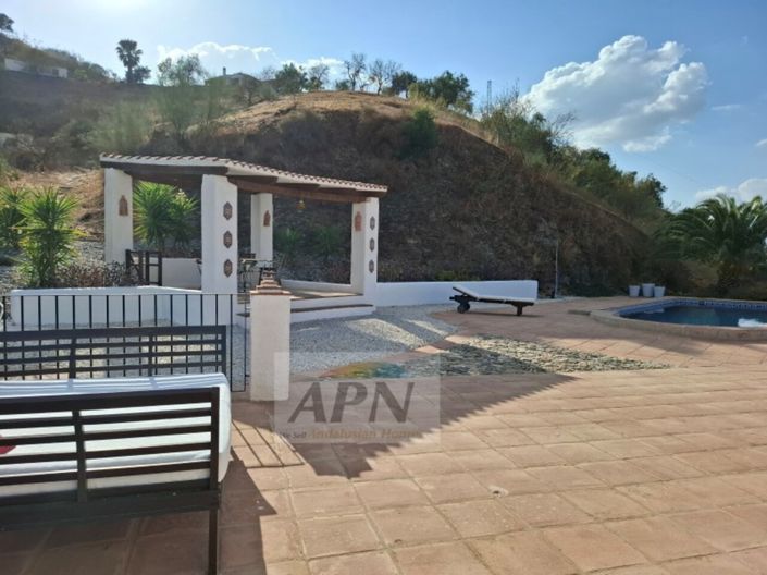 Image No.14-3 Bed Country House for sale