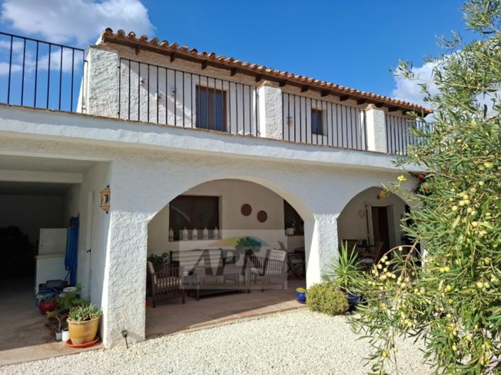 Image No.18-3 Bed Country House for sale