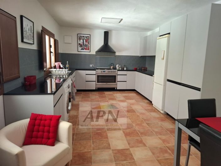 Image No.27-3 Bed Country House for sale