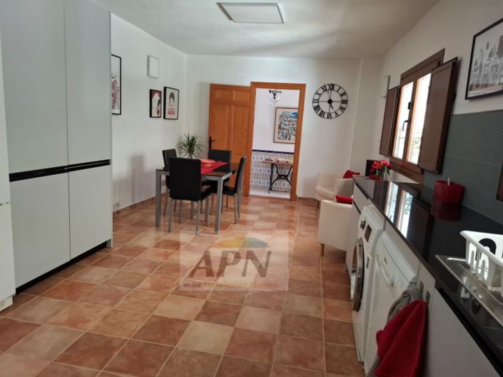 Image No.29-3 Bed Country House for sale