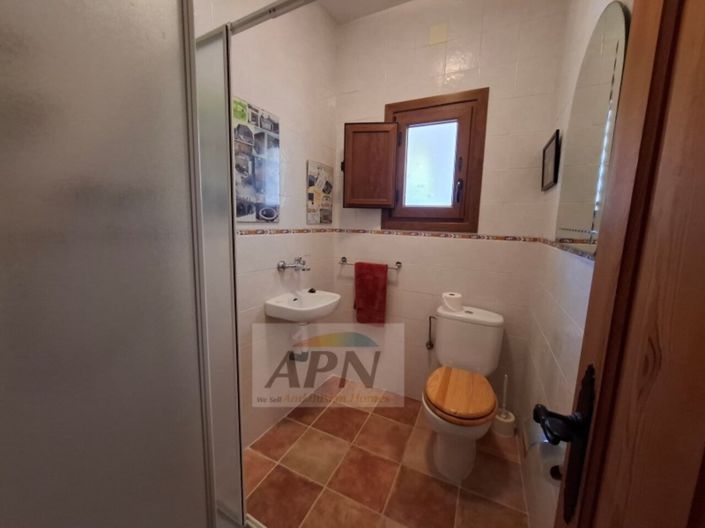 Image No.30-3 Bed Country House for sale