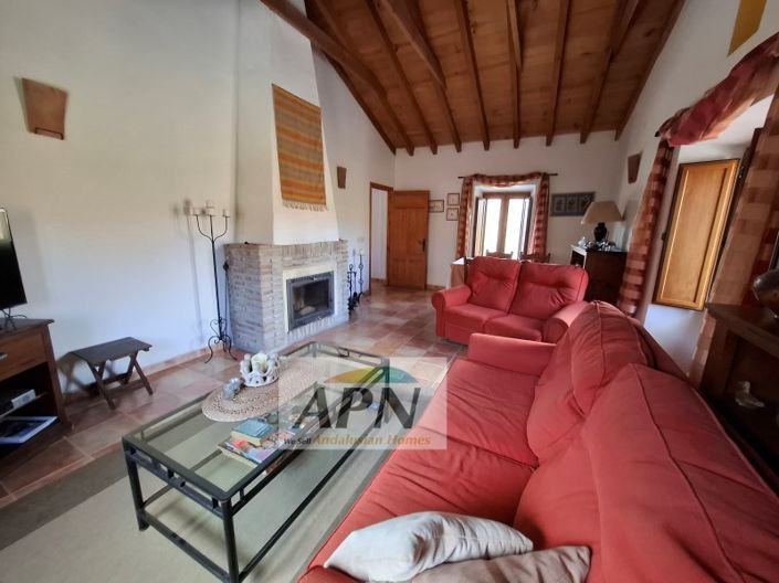 Image No.37-3 Bed Country House for sale