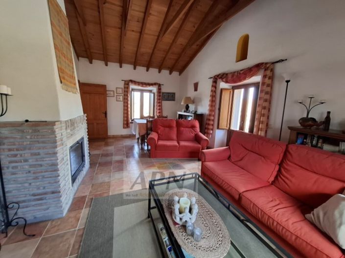 Image No.38-3 Bed Country House for sale