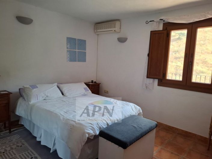 Image No.39-3 Bed Country House for sale