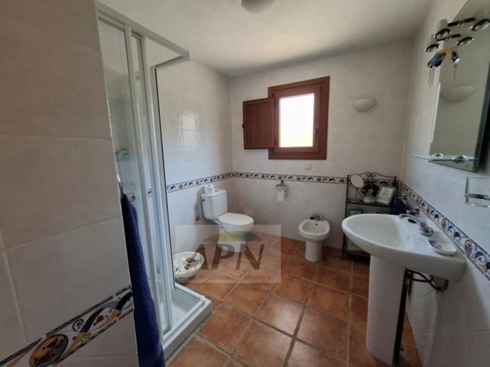 Image No.41-3 Bed Country House for sale