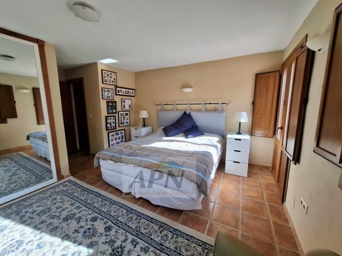 Image No.43-3 Bed Country House for sale