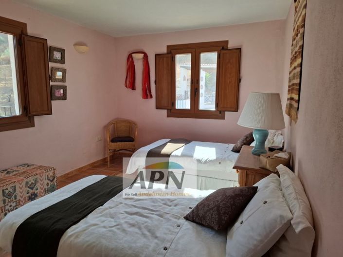 Image No.48-3 Bed Country House for sale