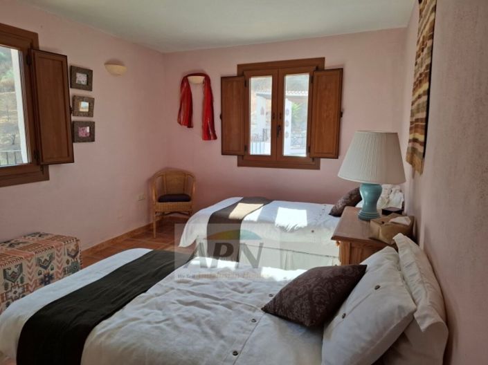 Image No.48-3 Bed Country House for sale