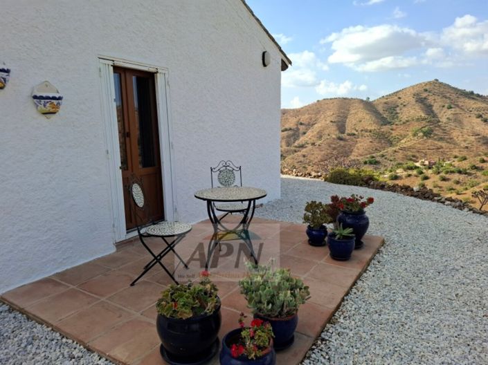 Image No.8-3 Bed Country House for sale