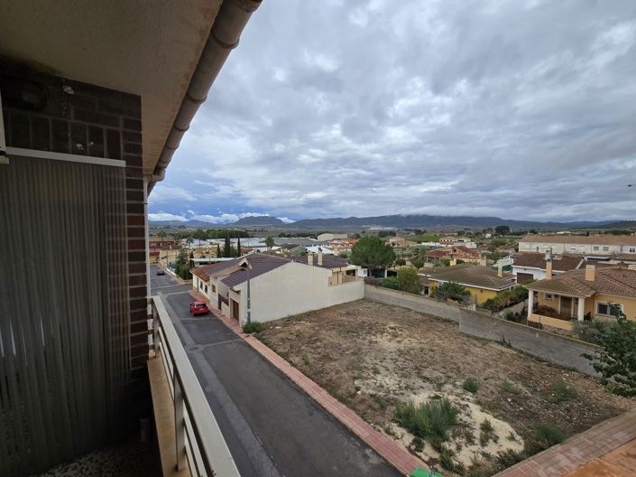 Image No.1-4 Bed Apartment for sale