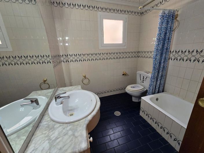 Image No.24-4 Bed Apartment for sale