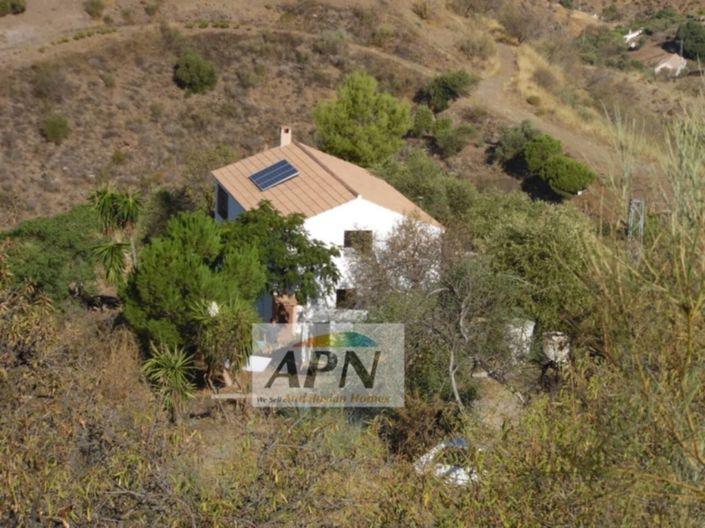 Image No.1-3 Bed Country House for sale