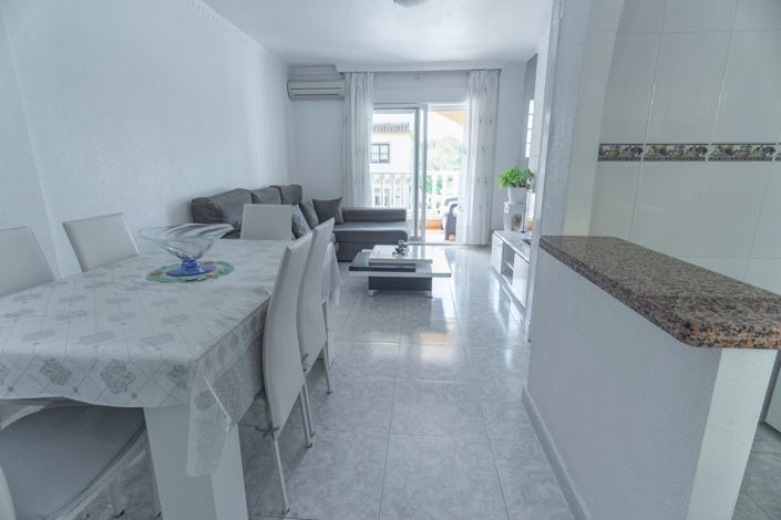 Image No.9-2 Bed Townhouse for sale