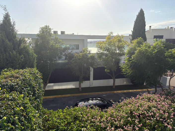 Image No.16-2 Bed Apartment for sale