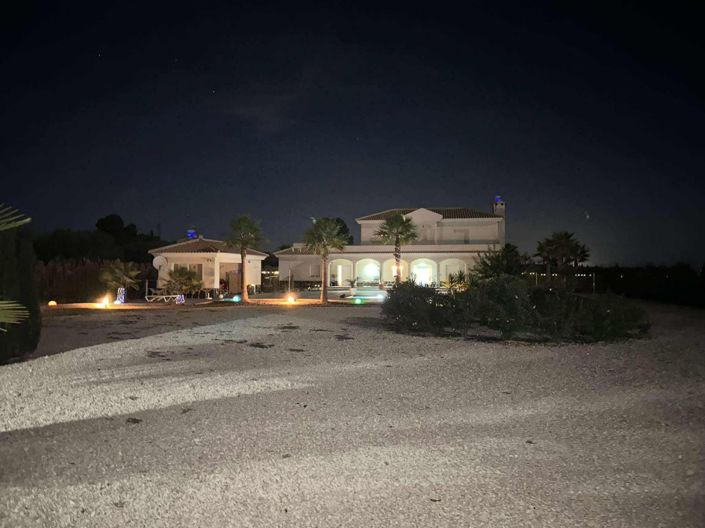 Image No.1-5 Bed Villa for sale