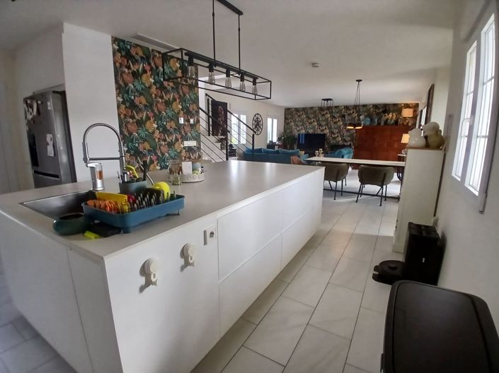 Image No.36-5 Bed Villa for sale