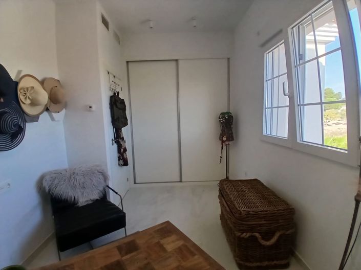 Image No.42-5 Bed Villa for sale