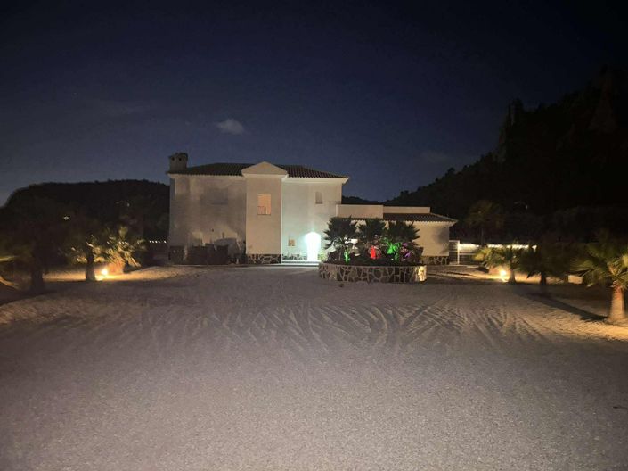 Image No.9-5 Bed Villa for sale