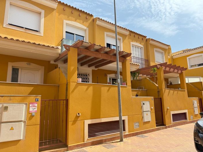 Image No.1-5 Bed Townhouse for sale