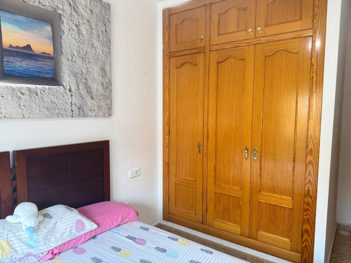 Image No.13-5 Bed Townhouse for sale