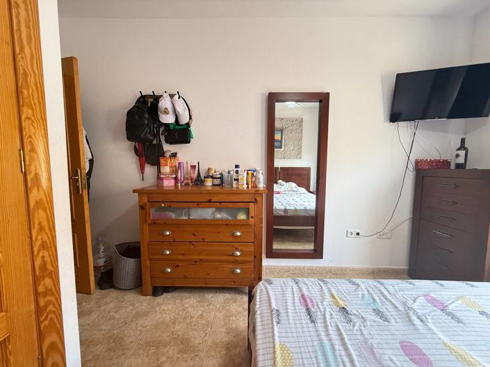 Image No.17-5 Bed Townhouse for sale