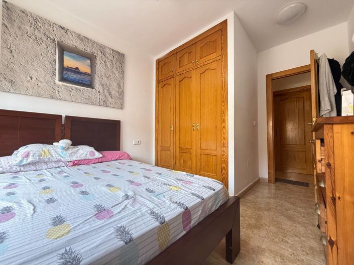 Image No.18-5 Bed Townhouse for sale