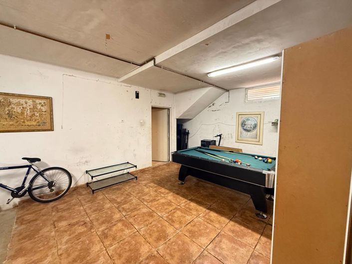 Image No.20-5 Bed Townhouse for sale