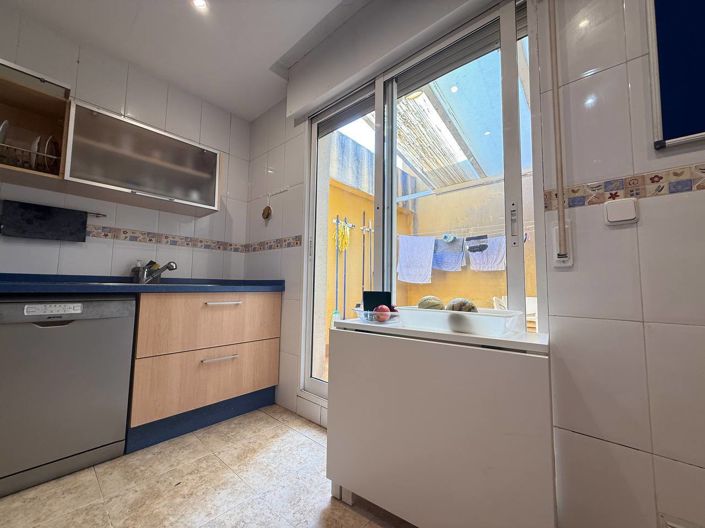 Image No.22-5 Bed Townhouse for sale