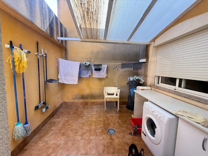 Image No.25-5 Bed Townhouse for sale