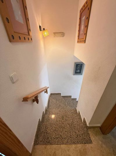 Image No.40-5 Bed Townhouse for sale