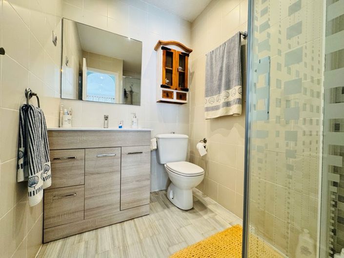 Image No.18-2 Bed Townhouse for sale