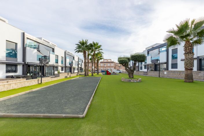 Image No.33-2 Bed Bungalow for sale