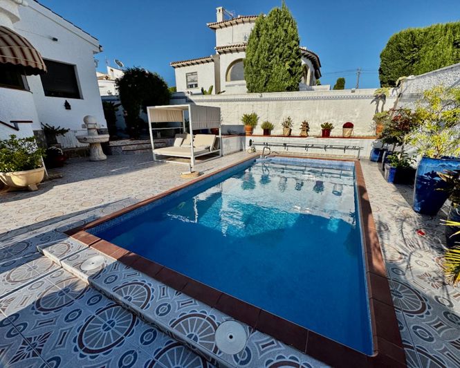 Image No.23-4 Bed Villa for sale