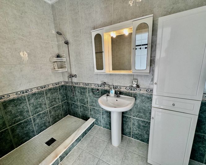 Image No.15-3 Bed Villa for sale