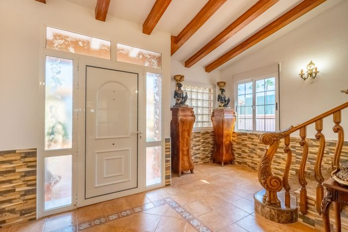 Image No.8-6 Bed Villa for sale