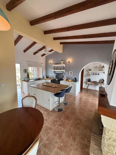 Image No.20-3 Bed Country House for sale