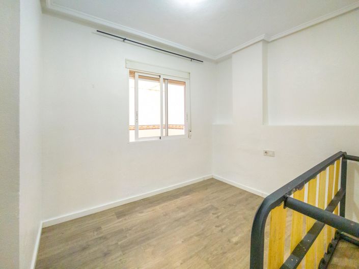 Image No.13-3 Bed Apartment for sale