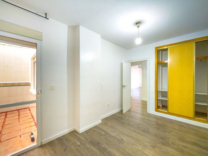 Image No.17-3 Bed Apartment for sale