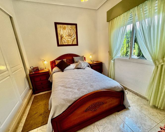 Image No.12-3 Bed Villa for sale