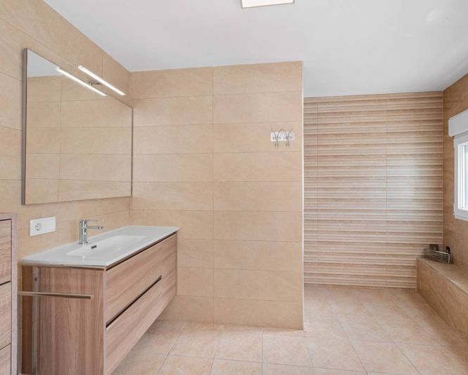 Image No.12-5 Bed Villa for sale