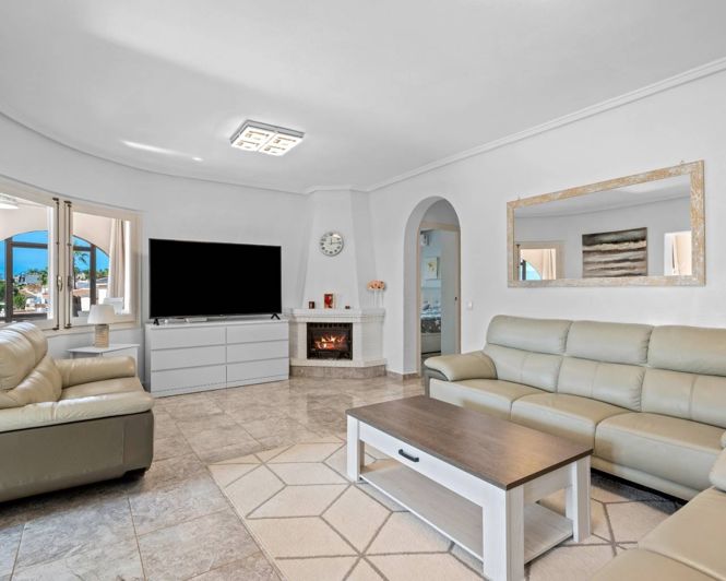 Image No.2-5 Bed Villa for sale